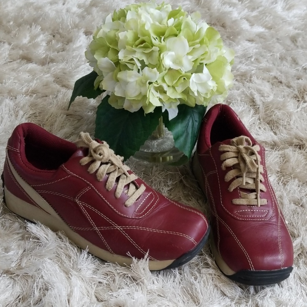 Leather wanted shoes. Size 8